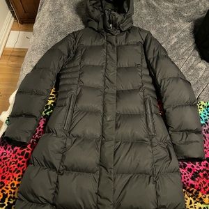 Knee length puffy down Patagonia jacket